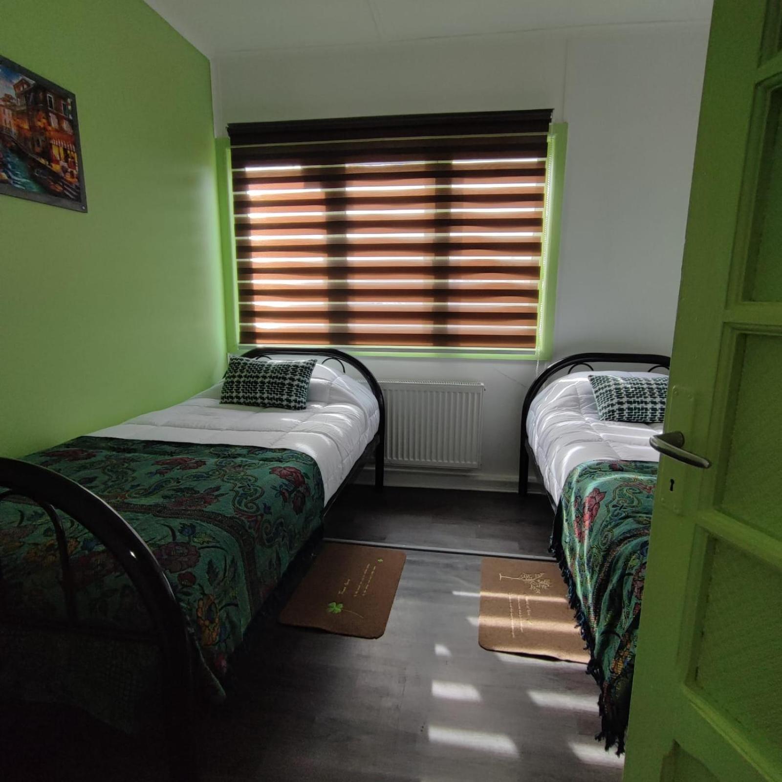 Hostel Kuntur Puerto Natales Eksteriør bilde