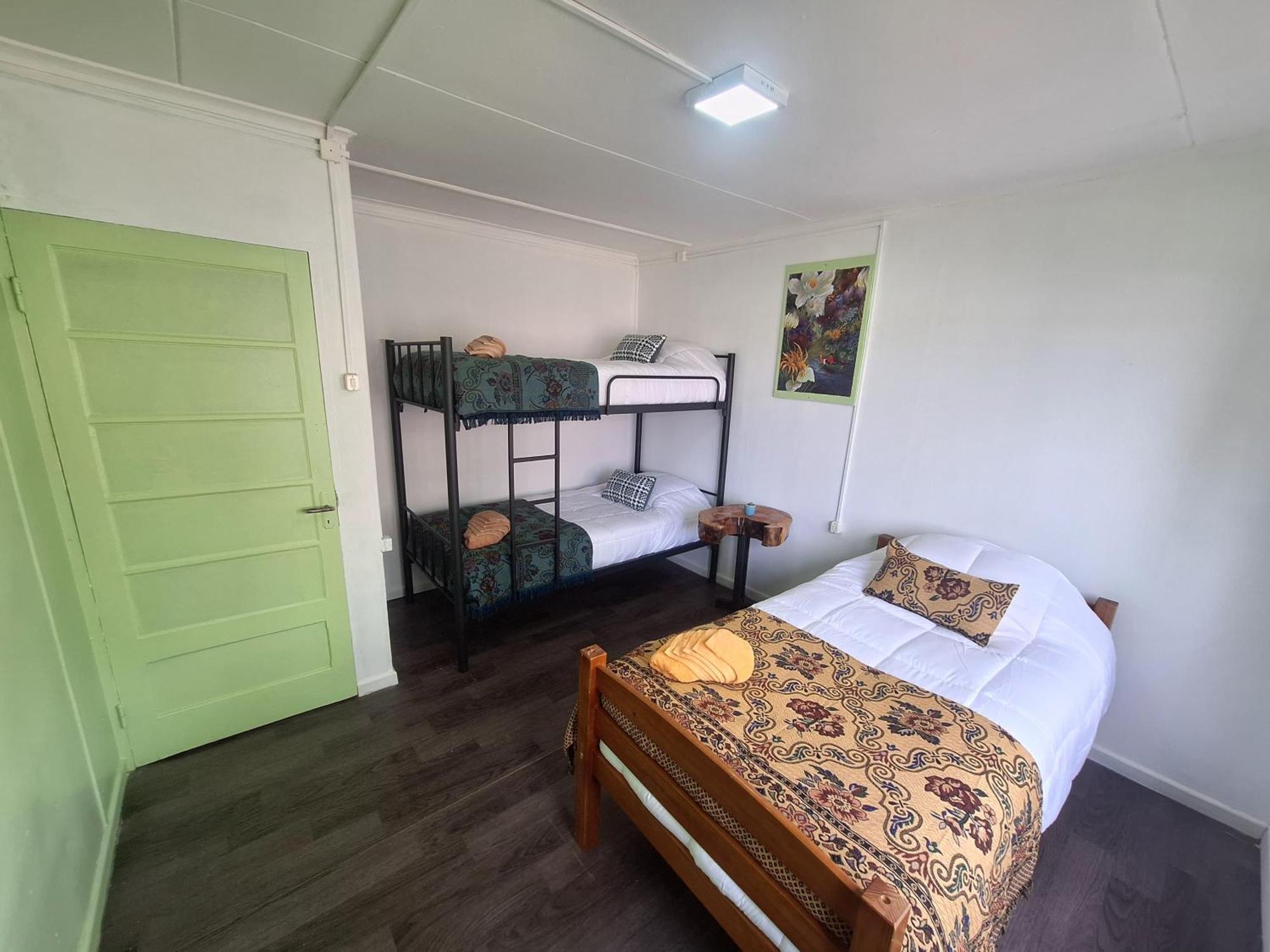 Hostel Kuntur Puerto Natales Eksteriør bilde