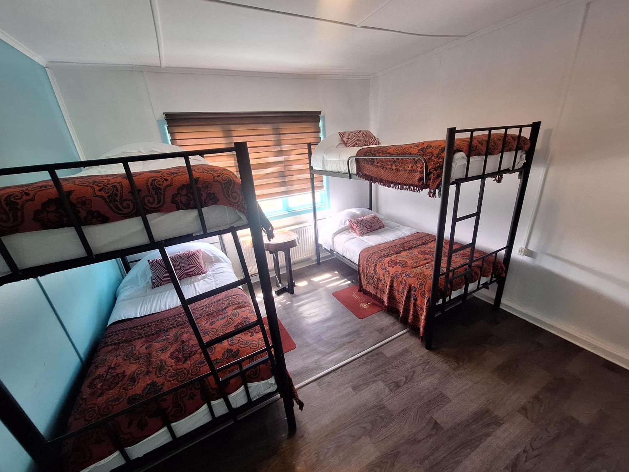 Hostel Kuntur Puerto Natales Eksteriør bilde